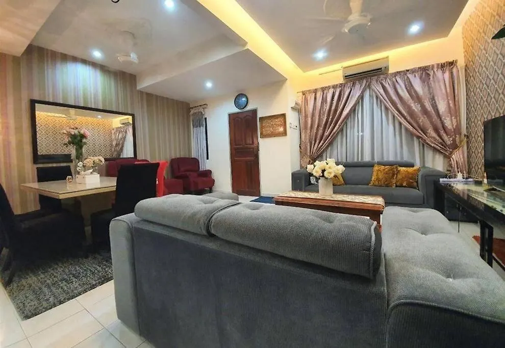 펜션 Hani Mawaddah Homestay Seksyen 7 샤알람