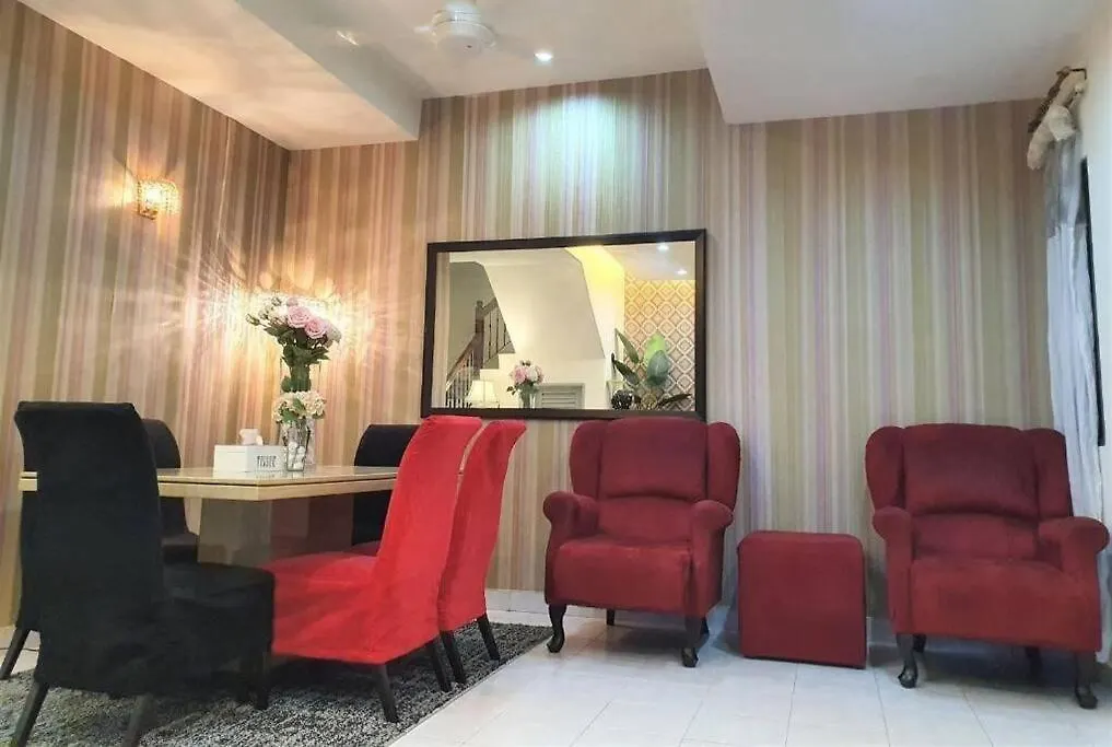 Hani Mawaddah Homestay Seksyen 7 샤알람 펜션