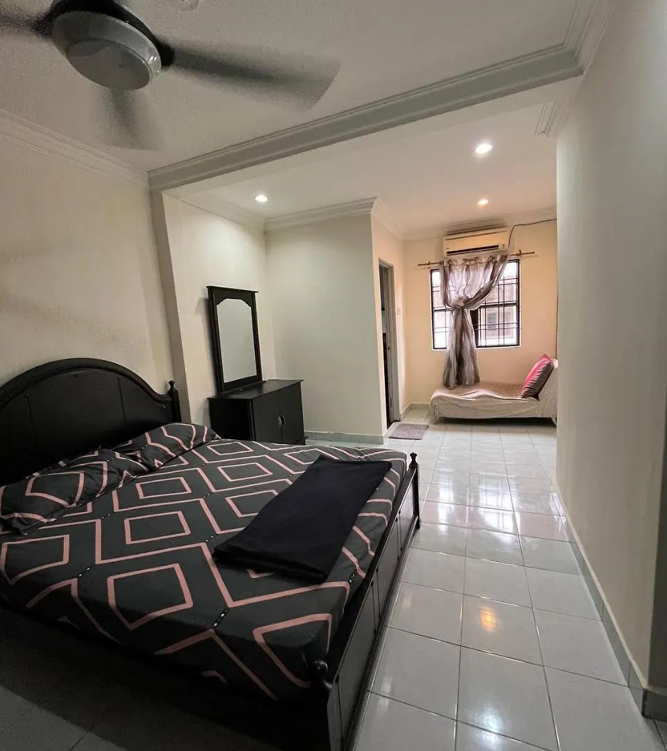 펜션 Hani Mawaddah Homestay Seksyen 7 샤알람